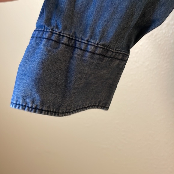 Small denim button down - Picture 3 of 5